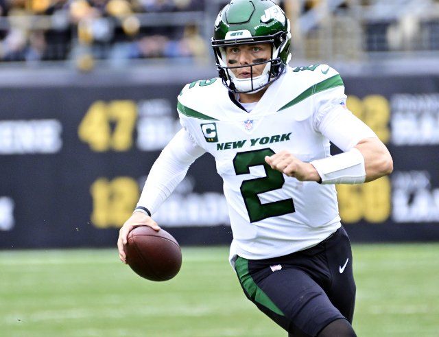 New York Jets quarterback Zach Wilson (2) scrambles toward the sideline in the first quarter against the Pittsburgh Steelers at Acrisure Stadium on Sunday, October 2, 2022 in Pittsburgh Photo by Archie Carpenter