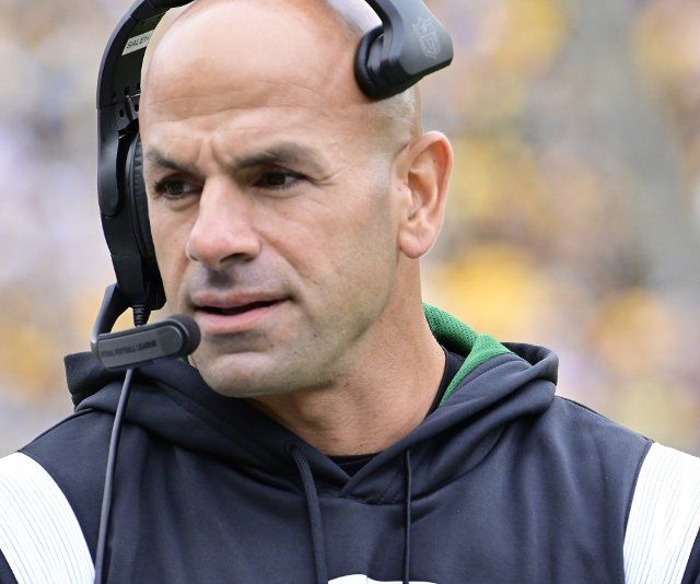 New York Jets head coach Robert Saleh during the first quarter of the Jets 24-20 win against the Pittsburgh Steelers at Acrisure Stadium on Sunday, October 2, 2022 in Pittsburgh. Photo by Archie Carpenter