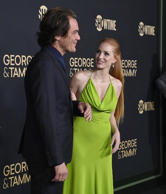 Cast members Michael Shannon (L) and Jessica Chastain attend the premiere of Showtime\