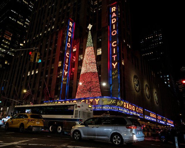 A christmas tree decorates Radio City Music Hall in New York City on Tuesday, November 29, 2022. Photo by Gabriele Holtermann