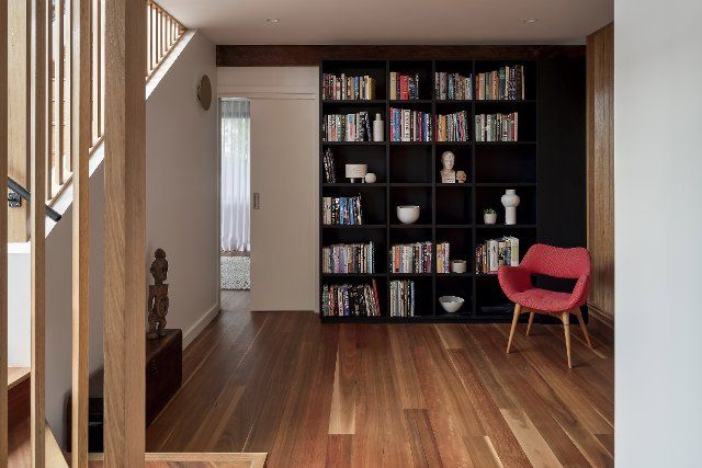 Entrance and reading nook. Birchgrove House, Sydney, Australia. Architect: TW Architects, 2021