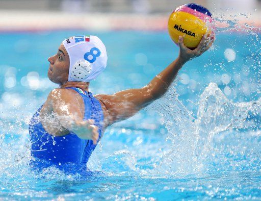 (110719) -- SHANGHAI July 19 2011 (Xinhua) -- Roberta Bianconi of Italy competes in the preliminary round of women\