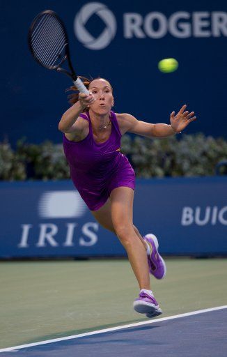 (110809) -- TORONTO Aug. 9 2011 (Xinhua) -- Jelena Jankovic of Serbia returns a shot against Julia Goerges of Germany during the first round of 2011 Rogers Cup women\