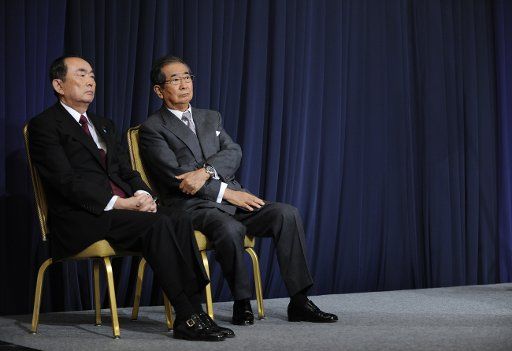 (121113) -- TOKYO, Nov. 13, 2012 (Xinhua) -- Ex- Tokyo Gov. Shintaro Ishihara (R) and Sunrise Party chief Takeo Hiranuma attend a news conference in Tokyo, Nov. 13, 2012. Shintaro Ishihara launched a new party headed by himself on Tuesday. The new ...
