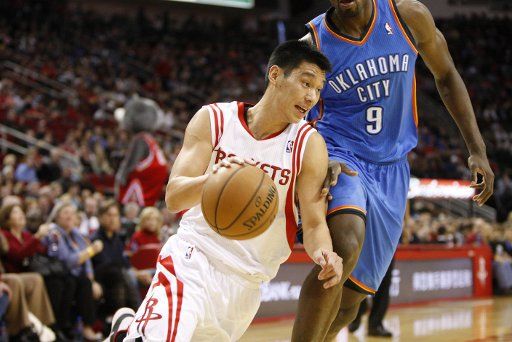 (121230) -- HOUSTON, Dec. 30, 2012 (Xinhua) -- Houston Rockets\