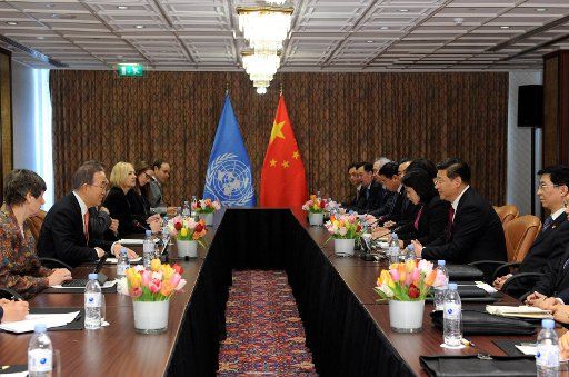 (140323) -- NOORDWIJK, March 23, 2014 (Xinhua) -- Chinese President Xi Jinping (2nd R) meets with UN Secretary-General Ban Ki-moon (2nd L) in Noordwijk, the Netherlands, March 23, 2014. (Xinhua\/Rao Aimin) (cjq)