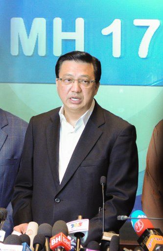 (140718) -- KUALA LUMPUR, July 18, 2014 (Xinhua) -- Malaysian Transport Minister Liow Tiong Lai speaks during a press conference in Kuala Lumpur, Malaysia, July 18, 2014. Malaysian Transport Minister Liow Tiong Lai said here Friday in a press ...