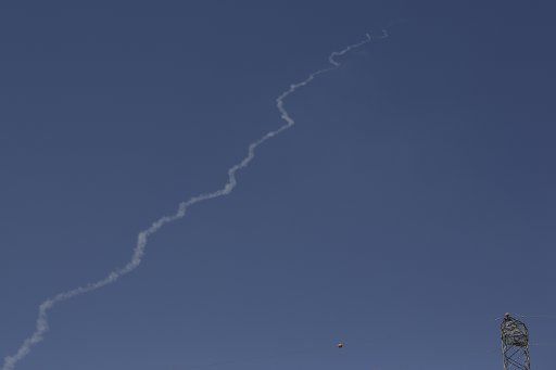 (140909) -- JERUSALEM, Sept. 9, 2014 (Xinhua) -- Photo taken on Sept. 9, 2014, shows the trail of the Arrow 2 interceptor launched from near Yavne, central Israel. Israel\