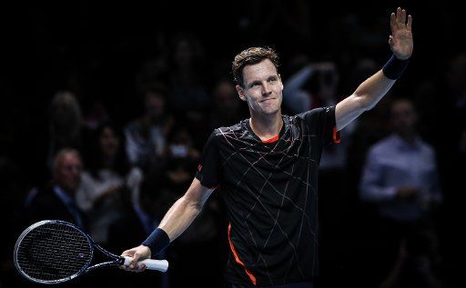 (141113) -- LONDON, Nov. 13, 2014 (Xinhua) -- Tomas Berdych of the Czech Republic gestures to the audience after the ATP World Tour Finals Group match against Marin Cilic of Croatia in London, Britain, on Nov. 12, 2014. Berdych won 2-0. (Xinhua\/Tang ...