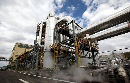 (150421) -- NAIROBI, April 21, 2015 (Xinhua) -- File photo taken on Oct. 17, 2014 shows the 140-megawatt Olkaria IV Geothermal Power Plant in Naivasha, Kenya. Kenya possesses rich wind, geothermal and other green energy. In recent years, the country ...