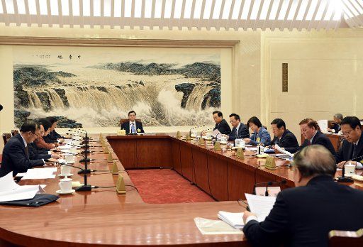 (150423) -- BEIJING, April 23, 2015 (Xinhua) -- Zhang Dejiang (C), chairman of the Standing Committee of the National People\