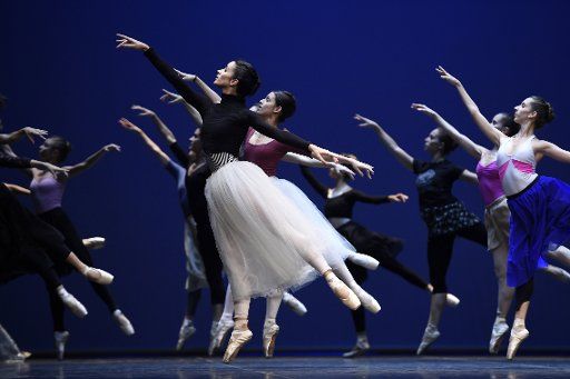 (150429) -- MONTEVIDEO, April 29, 2015 (Xinhua) -- Dancers take part in the rehearsal for "Giselle" choreographed by Julio Bocca in the Sodre National Auditorium, in Montevideo, capital of Uruguay, on April 29, 2015, on the occasion of International ...