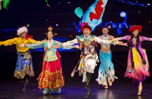 (150630) -- TORONTO, June 30, 2015 (Xinhua) -- Chinese artists perform at the P.C.Ho Theatre in Toronto, Canada, June 29, 2015. Nearly 30 Chinese artists attended the performance. (Xinhua\/Zou Zheng)