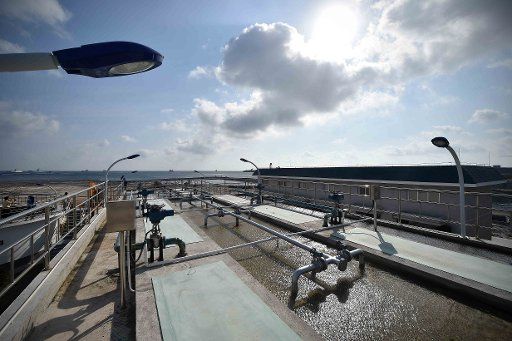 (150725) -- SANSHA, July 25, 2015 (Xinhua) -- Photo taken on July 25, 2015 shows a view of the wastewater treatment plant in Sansha City, on Yongxing, one of the Xisha islands in south China\