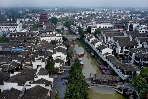(150917) -- HEFEI, Sept. 17, 2015 (Xinhua) -- Photo taken on Sept. 17, 2015 shows a view of Sanhe Town in Feixi County, east China\