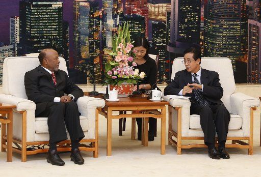 (150924) -- BEIJING, Sept. 24, 2015 (Xinhua) -- Zhao Hongzhu (R), deputy head of the Communist Party of China (CPC) Central Commission for Discipline Inspection (CCDI), meets with a delegation from Namibia\