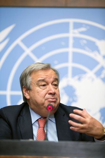 (151009) -- GENEVA, Oct. 9, 2015 (Xinhua) -- United Nations High Commissioner for Refugees (UNHCR) Antonio Guterres addresses a press conference about the refugee crisis in Geneva, Switzerland, Oct. 9, 2015. As the UN Refugee Agency (UNHCR)\