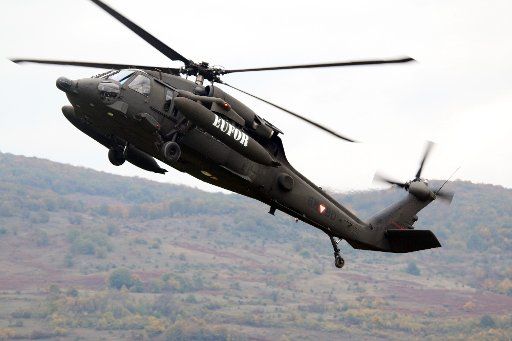 (151020) -- BANJA LUKA, Oct. 20, 2015 (Xinhua) -- A helicopter of European Union Forces (EUFOR) attends an exercise in Manjaca military base, 20km from Banja Luka, Bosnia-Herzegovina, on Oct. 20, 2015. EUFOR\