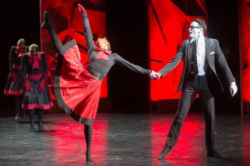 (151203) -- BUDAPEST, Dec. 3, 2015 (Xinhua) -- Dancers of Szeged Contemporary Ballet perform Catulli Carmina choreographed by Tamas Juronics in Palace of Arts in Budapest, Hungary, on Dec. 2, 2015. (Xinhua\/Attila Volgyi)
