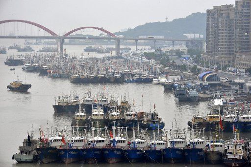 (160530) -- ZHOUSHAN, May 30, 2016 (Xinhua) -- Fishing vessels are seen at the Shenjiamen port before the summer fishing moratorium starts in Zhoushan, east China\