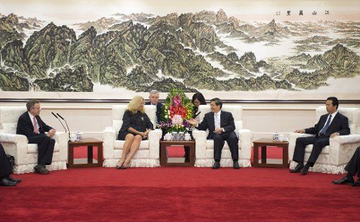 (160615) -- BEIJING, June 15, 2016 (Xinhua) -- Chinese State Councilor and Minister of Public Security Guo Shengkun (2nd R) meets with Under Secretary of the U.S. Department of Homeland Security Suzanne Spaulding (2nd L) and Bruce Swartz (1st L), ...