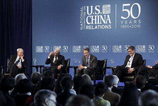 (170330) -- NEW YORK, March 30, 2017 (Xinhua) -- Former U.S. treasury secretaries Jacob Lew, Timothy Geithner, Robert Rubin and W. Michael Blumenthal (From R to L) attend the "Leader Speak: Treasury Secretaries" event at the China-US SkyClub in New ...