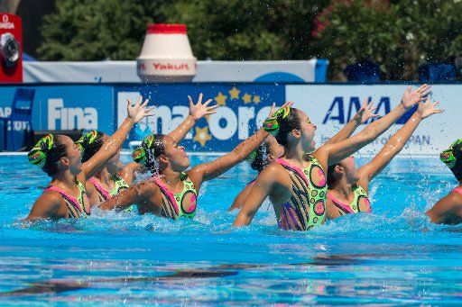 (170719) -- BUDAPEST, July 19, 2017 (Xinhua) -- Team Japan compete in the Synchronized Swimming Team Technical Final at the 17th FINA Aquatics World Championships held in Budapest, Hungary on July 18, 2017. Team Japan won the bronze medal with 93....