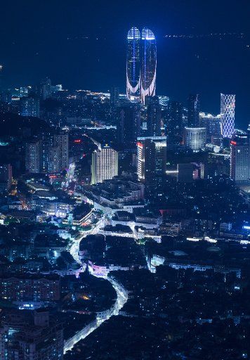 (170820) -- BEIJING, Aug. 20, 2017 (Xinhua) -- Photo taken on Aug. 3, 2017 shows the night view of Xiamen, southeast China\