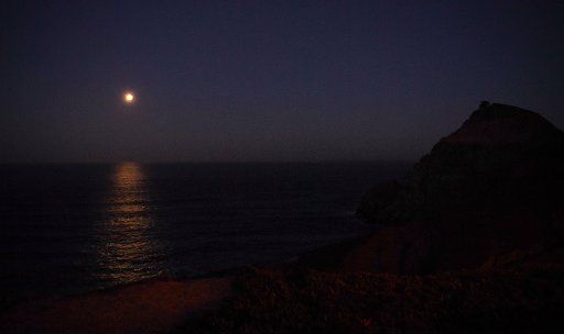 (180201) -- SAN FRANCISCO, Feb. 1, 2018 (Xinhua) -- Photo taken on Jan. 31, 2018 shows the moon during a lunar eclipse in San Francisco Bay Area, the United States. (Xinhua\/Wu Xiaoling) (zcc)