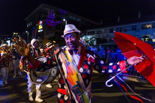 (180318) -- CAPE TOWN, March 18, 2018 (Xinhua) -- People attend the Cape Town Carnival 2018 in Cape Town, South Africa, March 17, 2018. (Xinhua\/Amando Herdade) (djj)