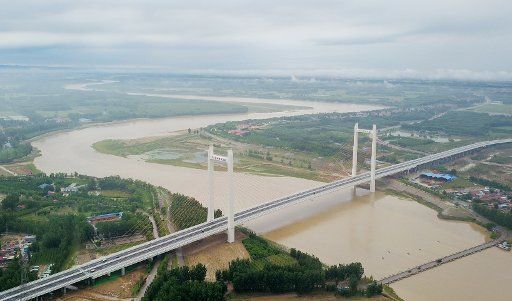 (180516) -- JINAN, May 16, 2018 (Xinhua) -- Photo taken on May 16, 2018 shows the Qihe Yellow River Bridge in east China\