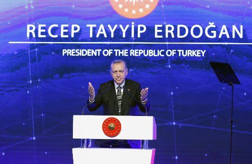 (180613) -- ESKISEHIR(TURKEY), June 13, 2018 (Xinhua) -- Turkish President Recep Tayyip Erdogan speaks at the inaugurating ceremony in Eskisehir, Turkey, June 12, 2018. The Trans-Anatolian Natural Gas Pipeline (TANAP), a key section of Europe\