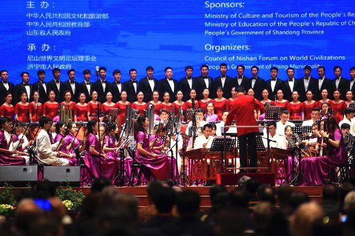 (180926) -- QUFU, Sept. 26, 2018 (Xinhua) -- Artists perform at the 2018 China (Qufu) International Confucius Cultural Festival in Qufu, east China\