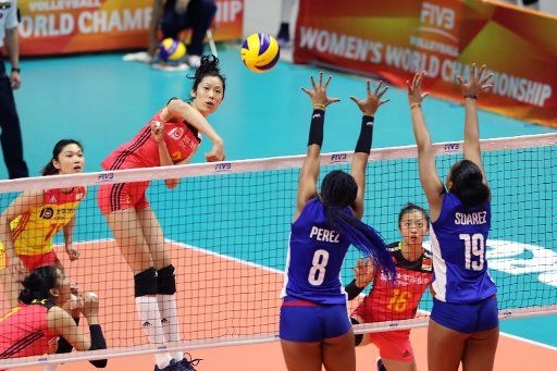 (180929) -- SAPPORO, Sept. 29, 2018 (Xinhua) -- Zhu Ting (3rd L) of China spikes the ball during a Pool B match against Cuba at the FIVB Women\