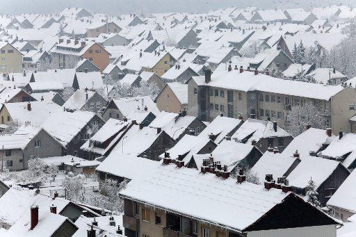 (190123) -- DELNICE, Jan. 23, 2019 (Xinhua) -- Photo taken on Jan. 23, 2019 shows snow-covered houses in Delnice, Croatia. (Xinhua\/Goran Kovacic)