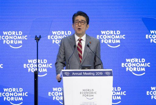 (190123) -- DAVOS (SWITZERLAND), Jan. 23, 2019 (Xinhua) -- Japanese Prime Minister Shinzo Abe speaks during a plenary session at the 49th annual meeting of the World Economic Forum (WEF) in Davos, Switzerland, on Jan. 23, 2019. Attended by over 60 heads of state or government, 40 international organization heads and 1,700 business leaders, the four-day WEF meeting kicked off on Tuesday. (Xinhua\/Xu Jinquan)