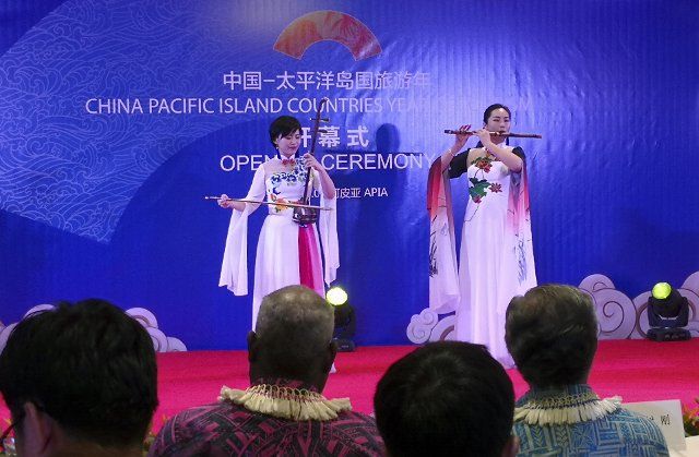 (190402) -- APIA, April 2, 2019 (Xinhua) -- Chinese artists perform during the opening ceremony of the 2019 Year of Tourism for China and Pacific Island Countries in Apia, capital of Samoa, April 1, 2019. The 2019 Year of Tourism for China and Pacific Island Countries was launched here at a grand ceremony in the capital of Samoa, with colored fireworks and wonderful cultural programs. (Xinhua\/Zhang Yongxing