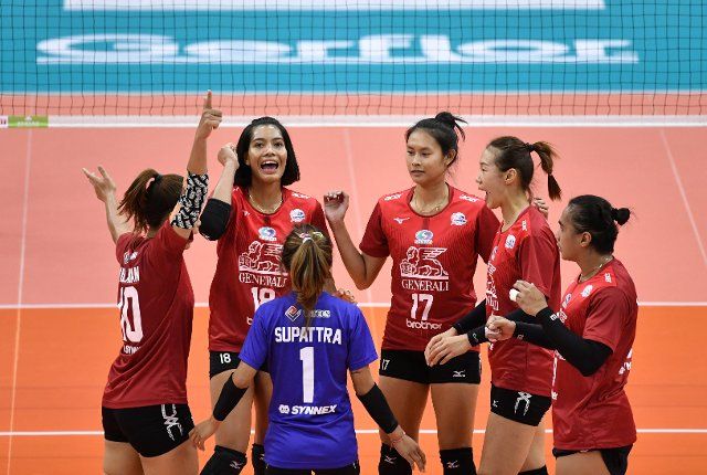 (190504) -- TIANJIN, May 4, 2019 (Xinhua) -- Players of Supreme Chonburi celebrate scoring during the semifinal match between Supreme Chonburi of Thailand and Altay VC of Kazakhstan at the 2019 Asian Women\