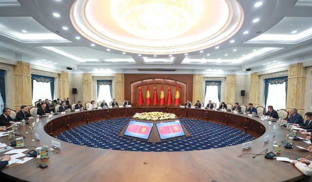 (190613) -- BISHKEK, June 13, 2019 (Xinhua) -- Chinese President Xi Jinping and his Kyrgyz counterpart Sooronbay Jeenbekov hold talks in Bishkek, Kyrgyzstan, June 13, 2019. Xi and Jeenbekov held talks here Thursday, agreeing to take their countries\
