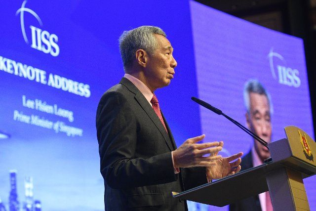 (190531) -- SINGAPORE, May 31, 2019 (Xinhua) -- Singaporean Prime Minister Lee Hsien Loong delivers a keynote speech at the 18th Shangri-La Dialogue held in Singapore, May 31, 2019. The 18th Shangri-La Dialogue opened here Friday evening to discuss the security situation and its challenges in the Asia-Pacific. In a keynote speech to open the event, Singaporean Prime Minister Lee Hsien Loong called for building a broader regional cooperation and multi-lateral arrangements, reaffirming Singapore\