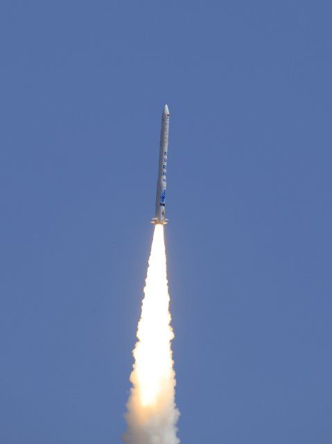 (190725) -- JIUQUAN, July 25, 2019 (Xinhua) -- A carrier rocket developed by a Chinese private company successfully sends two satellites into orbit from the Jiuquan Satellite Launch Center in northwest China, July 25, 2019. The SQX-1 Y1, developed by a Beijing-based private rocket developer i-Space, is a four-stage small commercial carrier rocket. The rocket\