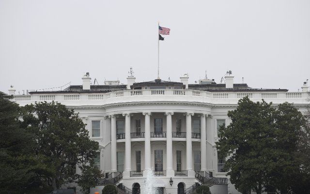 (200320) -- WASHINGTON, March 20, 2020 (Xinhua) -- Photo taken on March 20, 2020 shows the White House in Washington D.C., the United States. The number of COVID-19 cases in the United States topped 16,000 by 3:30 p.m. local time Friday (1930 GMT), according to the Center for Systems Science and Engineering (CSSE) at Johns Hopkins University. (Xinhua\/Liu Jie)