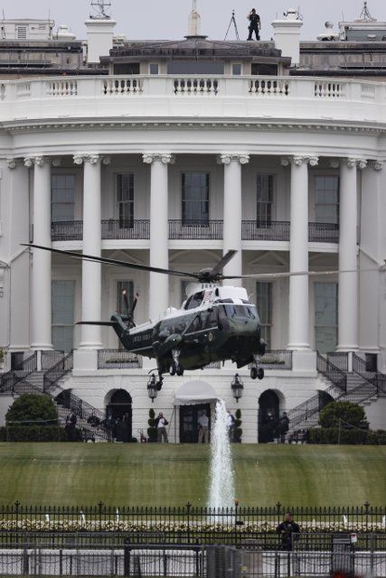 (200521) -- WASHINGTON, May 21, 2020 (Xinhua) -- Marine One carrying U.S. President Donald Trump takes off from the South Lawn of the White House in Washington D.C., the United States, on May 21, 2020. U.S. President Donald Trump on Thursday said the United States is withdrawing from the Treaty on Open Skies, the latest move to abandon a major international arms control agreement. (Photo by Ting Shen\/Xinhua