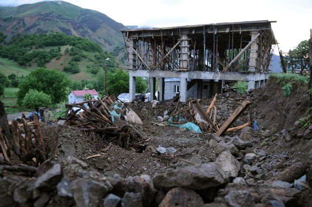 (200614) -- BINGOL (TURKEY), June 14, 2020 (Xinhua) -- Photo taken on June 14, 2020 shows the ruins after an earthquake in Elmali village of Yedisu district of Bingol province, eastern Turkey. An earthquake with a magnitude of 5.7 hit Turkey\