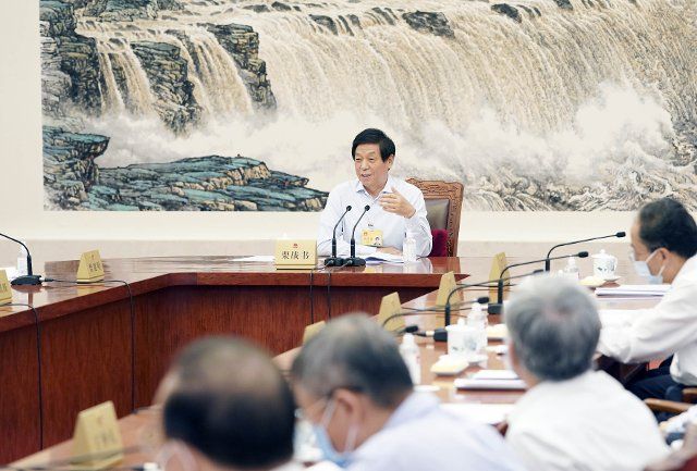 (200629) -- BEIJING, June 29, 2020 (Xinhua) -- Li Zhanshu, chairman of the National People\
