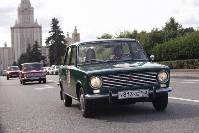 (200913) -- MOSCOW, Sept. 13, 2020 (Xinhua) -- An old Lada car competes during the Lada cars rally dedicated to 50th anniversary of the start of the production of Lada automobiles in Moscow, Russia, Sept. 12, 2020. (Photo by Alexander Zemlianichenko Jr\/Xinhua