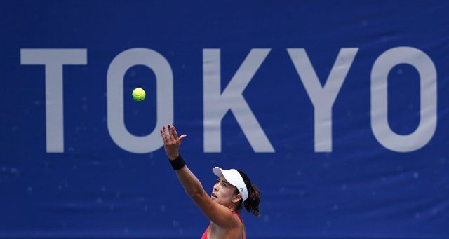 (210726) -- TOKYO, July 26, 2021 (Xinhua) -- Wang Qiang of China serves during the tennis women\