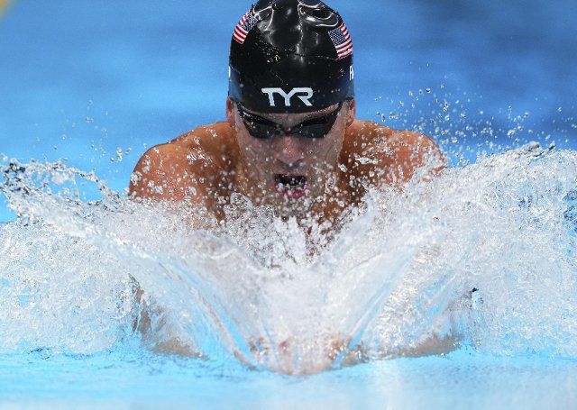 (210728) -- TOKYO, July 28, 2021 (Xinhua) -- Nic Fink of the United States of America competes during the men\