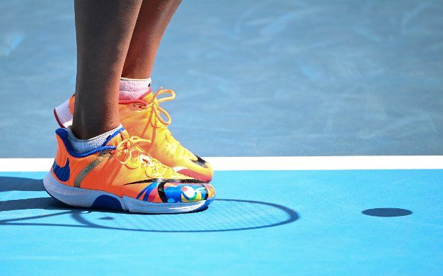 (210725) -- TOKYO, July 25, 2021 (Xinhua) -- Osaka Naomi of Japan competes during the tennis women\