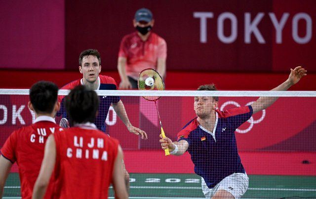 (210725) -- TOKYO, July 25, 2021 (Xinhua) -- Mark Lamsfuss\/Marvin Seidel (R) of Germany compete during the Tokyo 2020 men\
